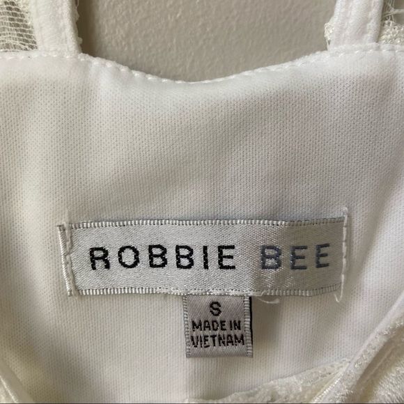 Robbie Bee Cream Lacey Short Sleeve Midi Dress - Picture 5 of 12